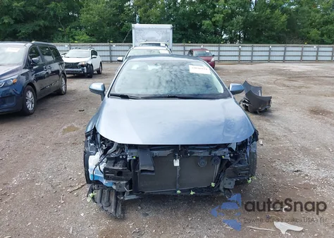 2022 Toyota Corolla Hybrid Le из США, поврежденный, VIN JTDEAMDE8NJ036374